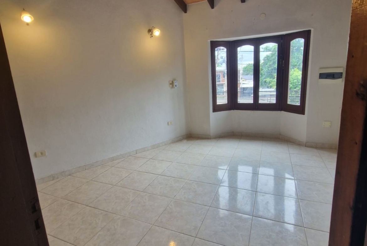 DEPARTAMENTO EN ALQUILER EN EL CENTRO DE SAN LORENZO